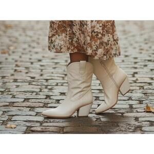 Lulus Women’s White Western Booties Size 8 Pointed Toe Mid Heel Zip